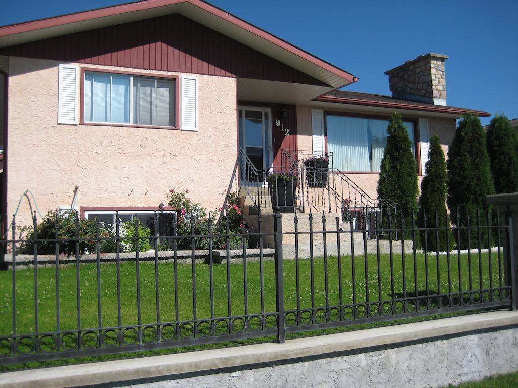 Four Cedars Accommodation Jasper Exterior photo